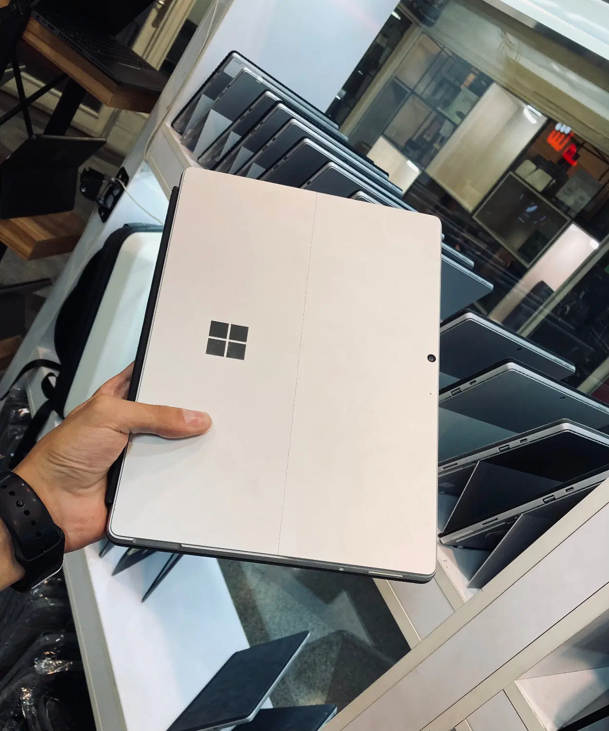 Surface pro|رایانه همراه|تهران, فلسطین (میدان انقلاب)|دیوار