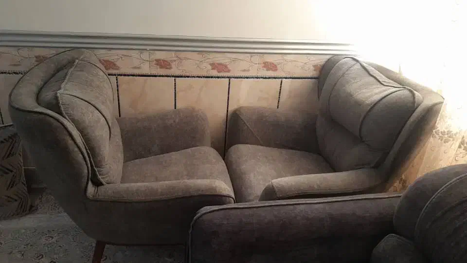 ۱دست مبل ۸نفر|مبلمان خانگی و میز عسلی|زابل, |دیوار