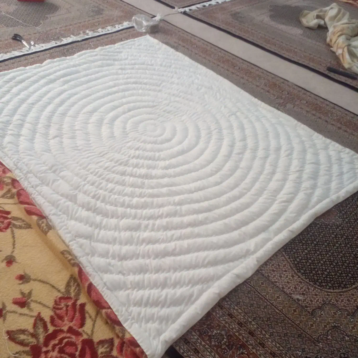 یرقان تشک|رختخواب، بالش، پتو|مرند, |دیوار