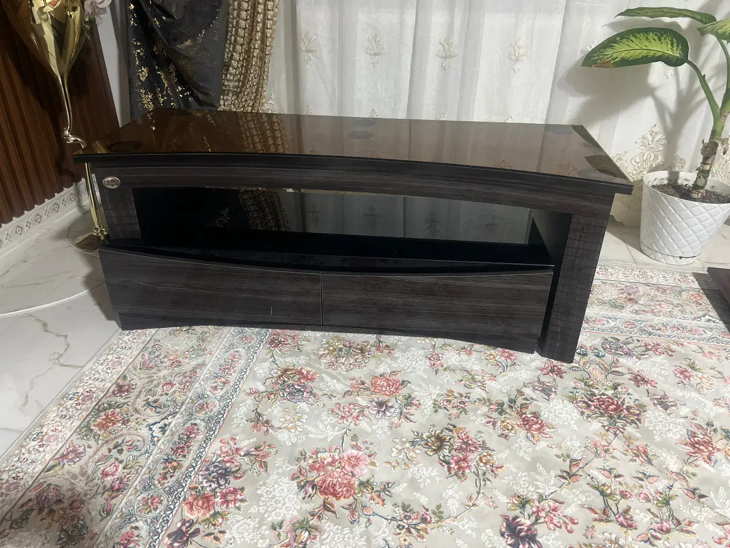 میز تلویزیون در حد نو|میز تلویزیون|خلخال, |دیوار