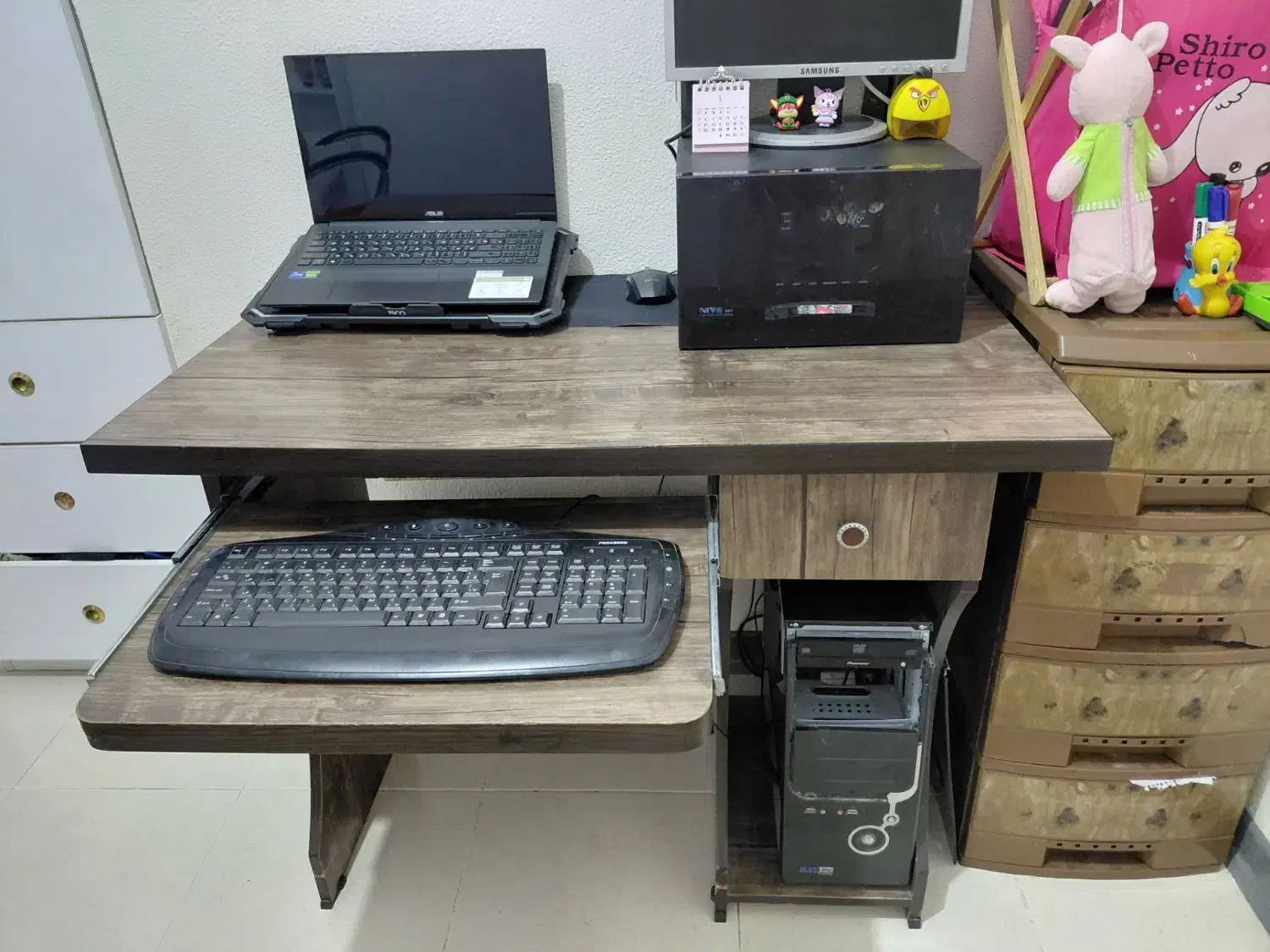 میز تحریر و کامپیوتر|میز تحریر و کامپیوتر|شاهین‌شهر, فدک|دیوار