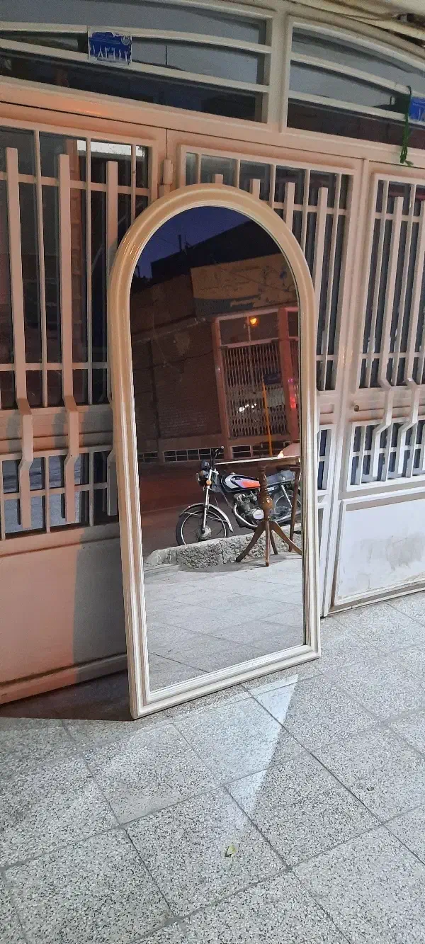 آینه ایستاده(آینه قدی)|آینه|قم, شاه ابراهیم|دیوار