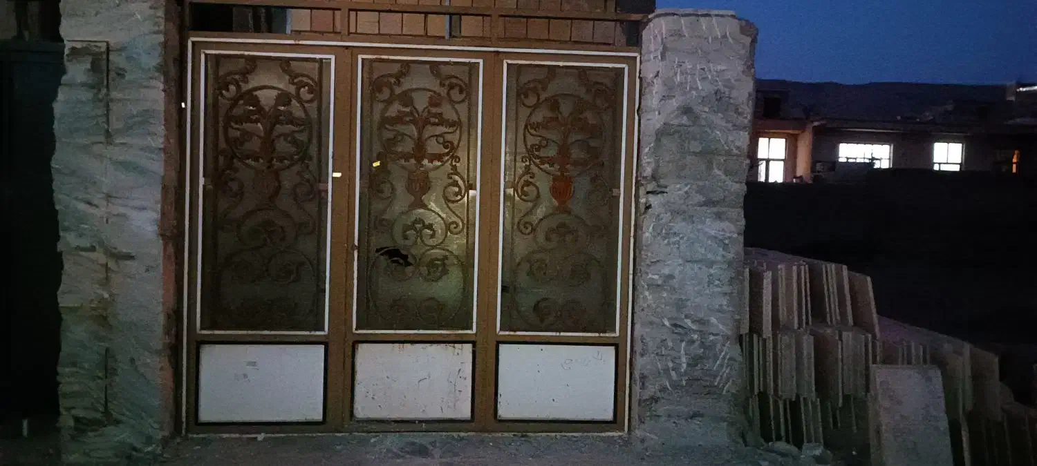 درب حیاط|مصالح و تجهیزات ساختمان|ایوان, |دیوار