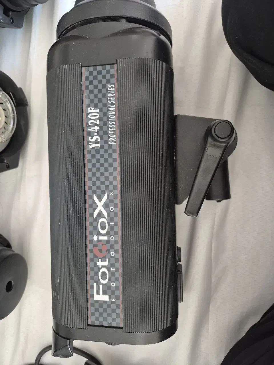 نور حرفهای برای عکاسی|دوربین عکاسی و فیلمبرداری|پرند, فاز ۲|دیوار