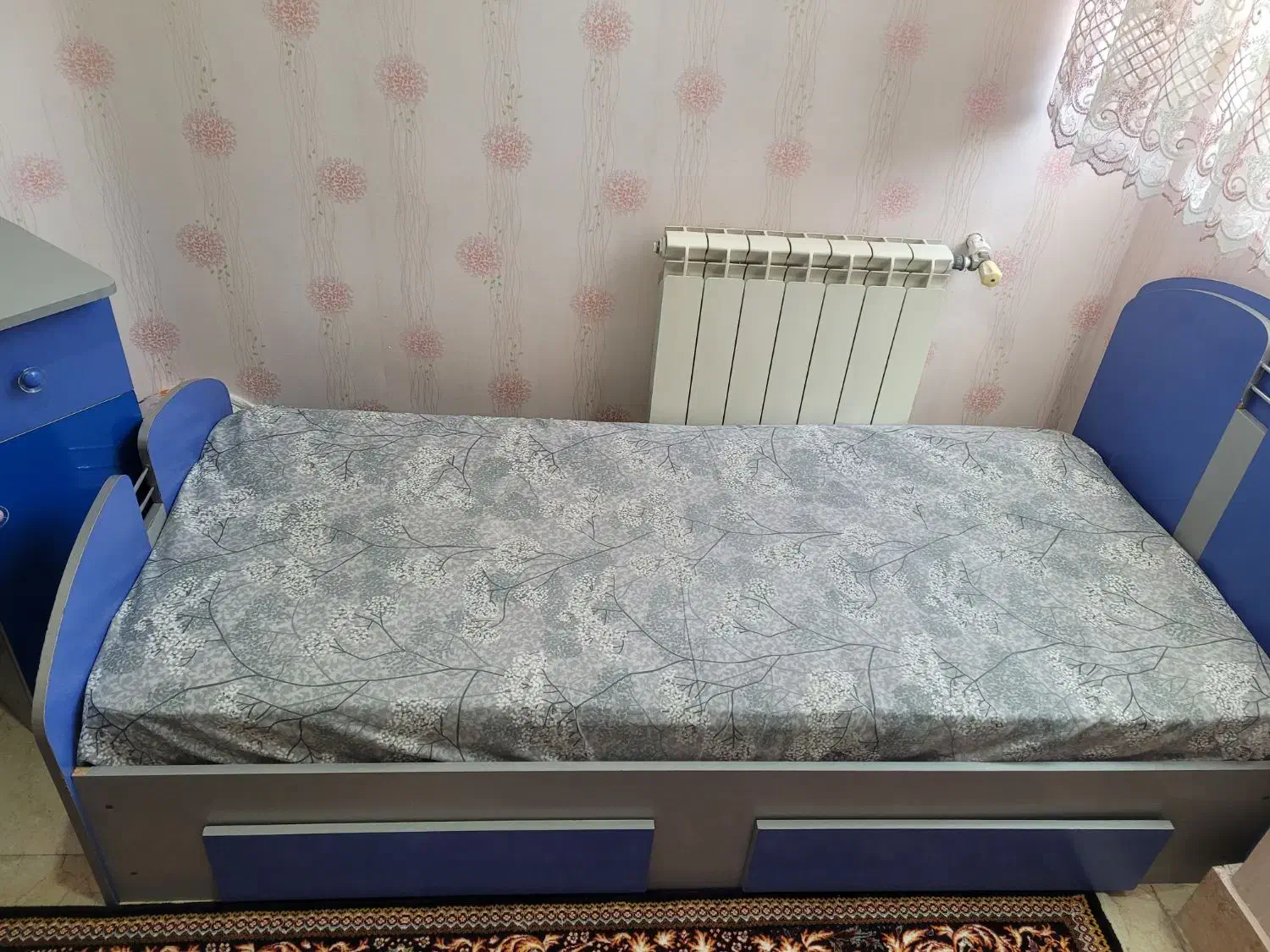 تخواب‌ و تشک|تشک تختخواب|تهران, قیام|دیوار