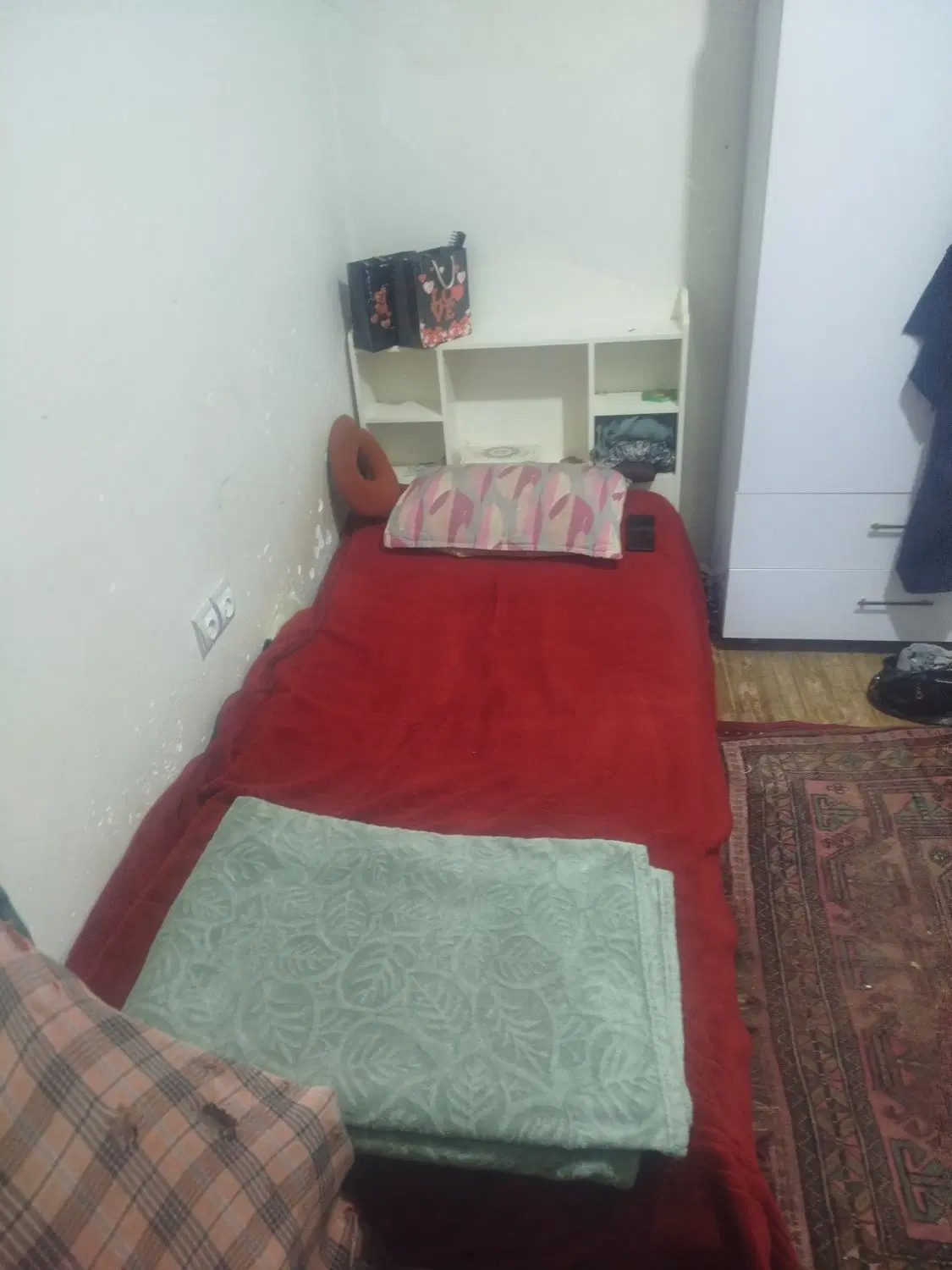 تخت|تخت و سرویس خواب|مشهد, هنرستان|دیوار