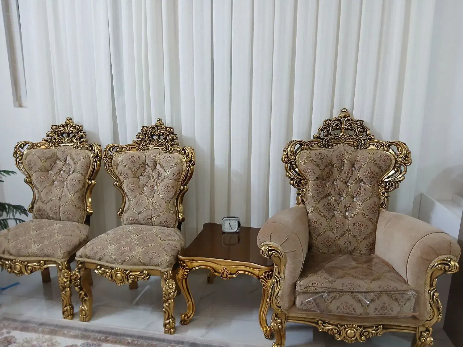 مبل سلطنتی|مبلمان خانگی و میز عسلی|سبزوار, نواب صفوی|دیوار