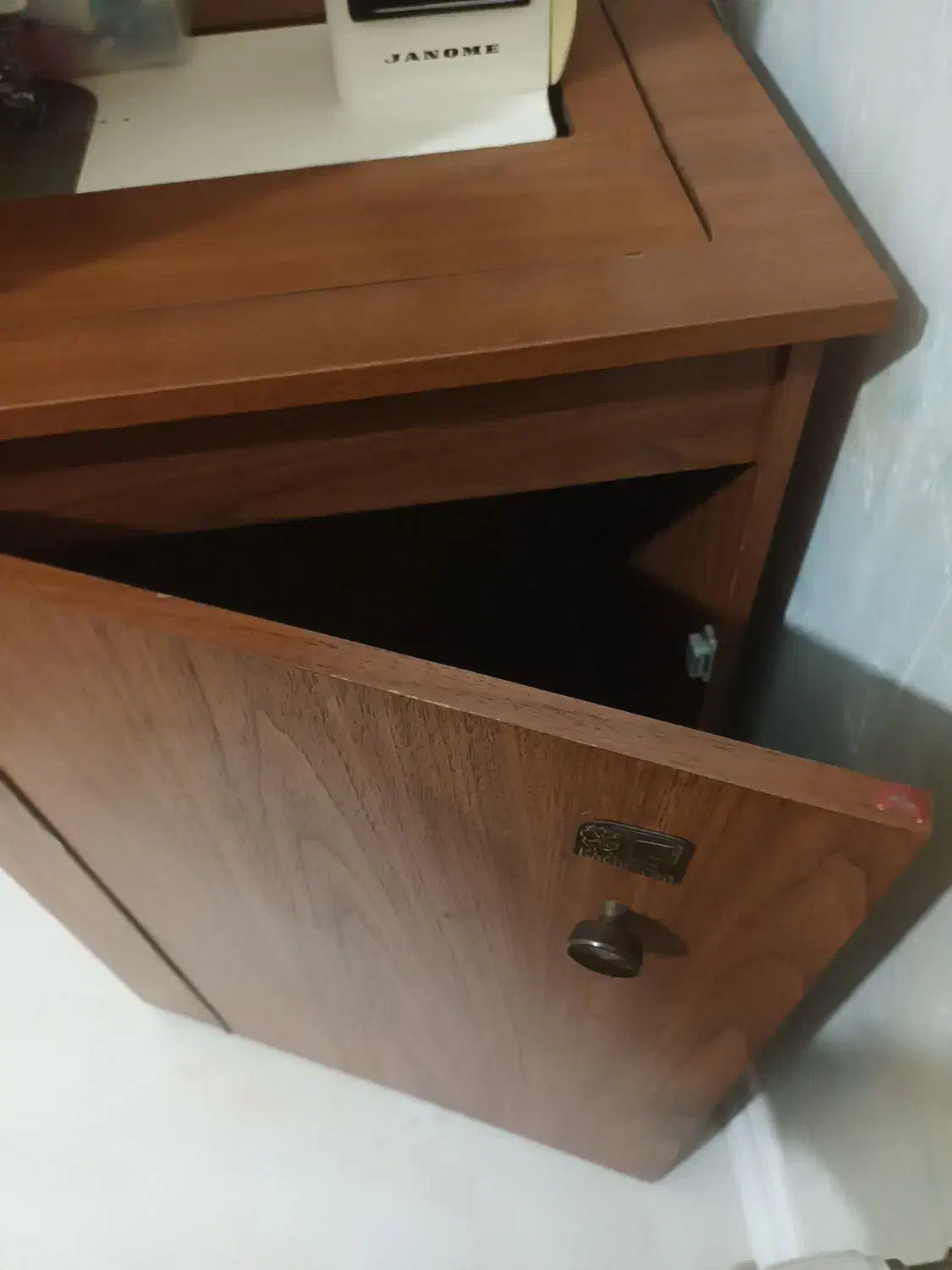 میزچرخ خیاطی کارکرده|چرخ خیاطی و ریسندگی|قم, صادقی|دیوار