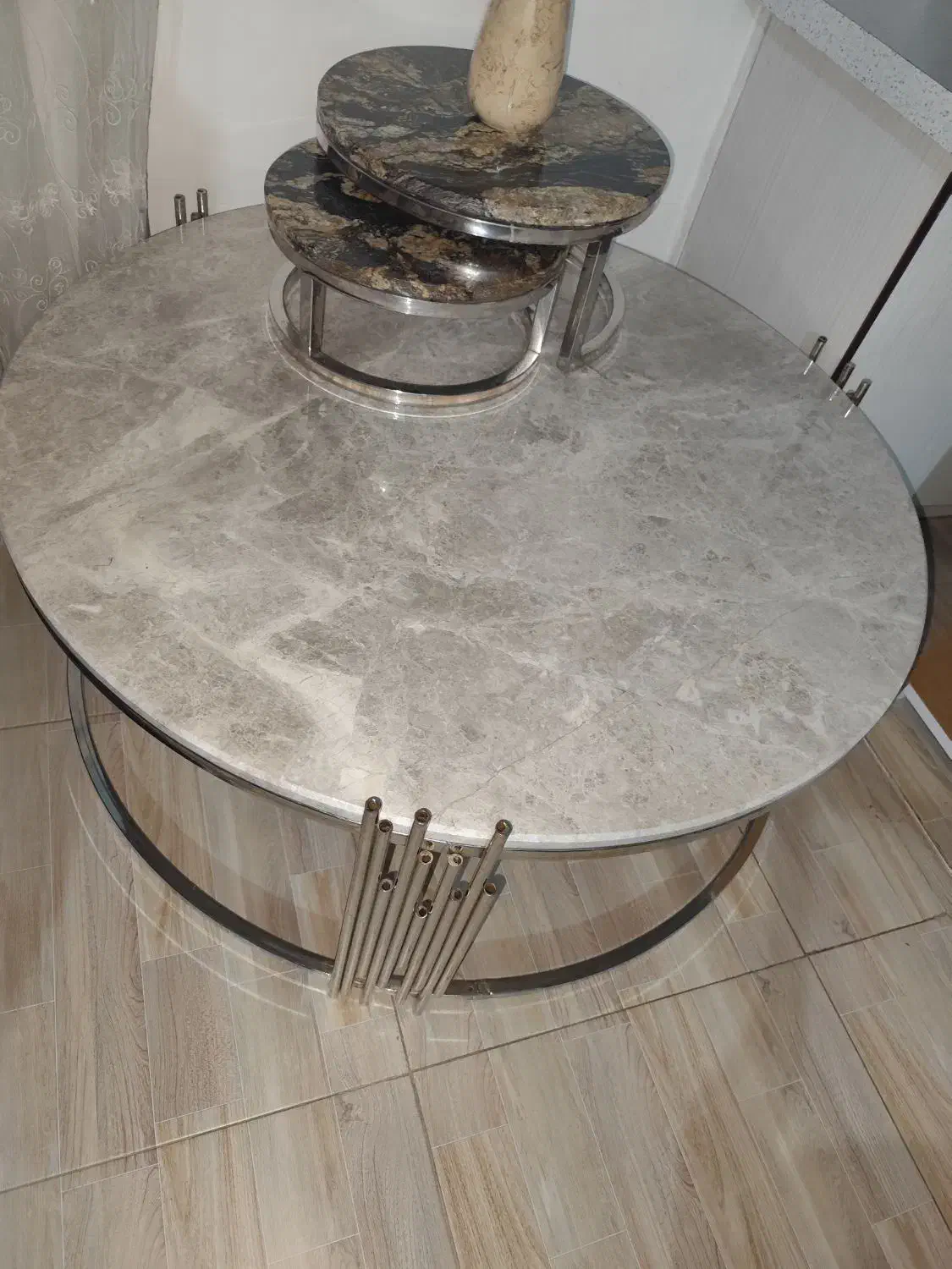 میز جلو مبلی نو نو|مبلمان خانگی و میز عسلی|اندیشه, اندیشه فاز ۵|دیوار