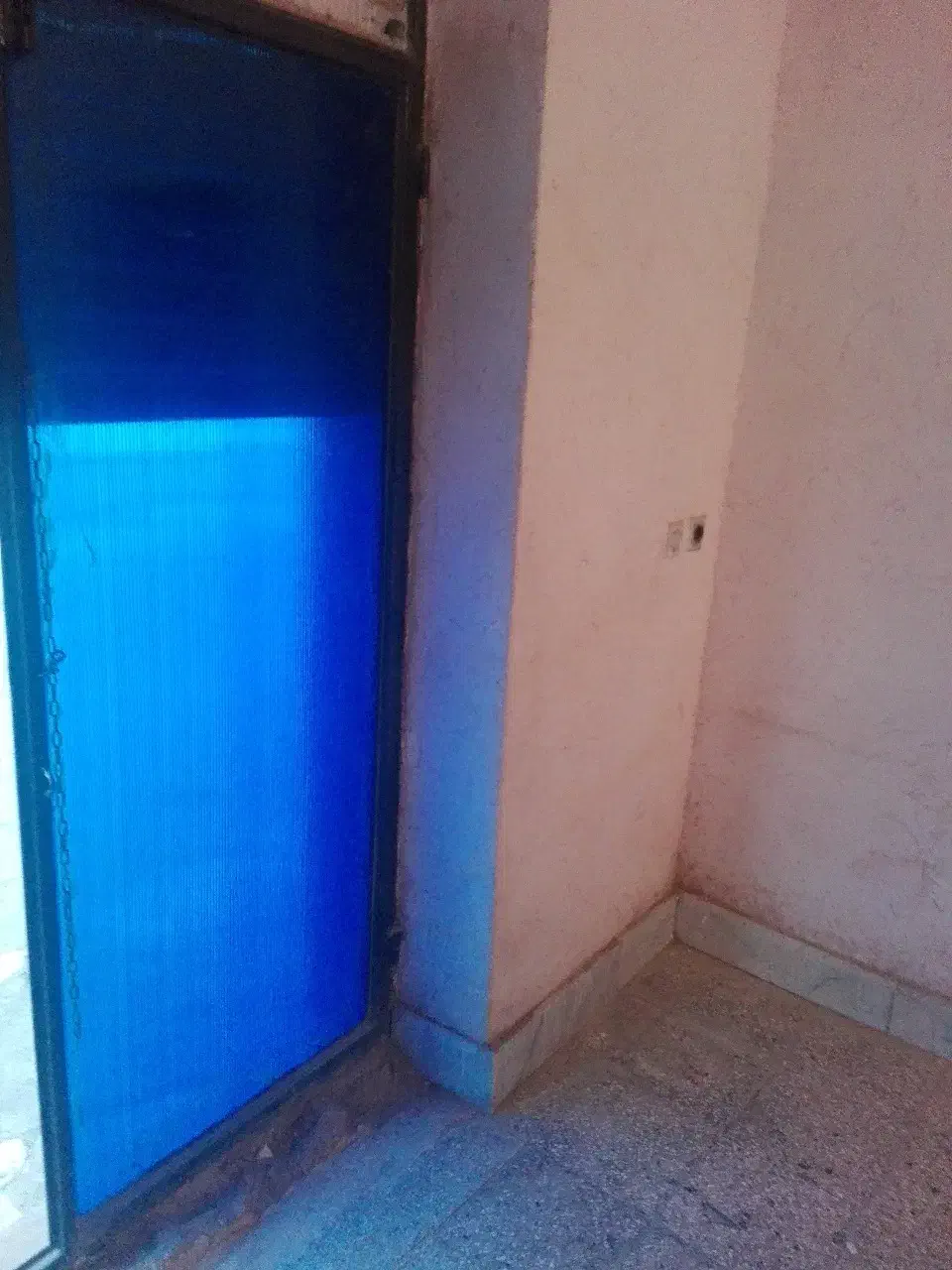 مغازه مناسب آرایشگاه دفترخانه پیشخوان تایپ تکثیر..|اجارهٔ مغازه و غرفه|زابل, |دیوار