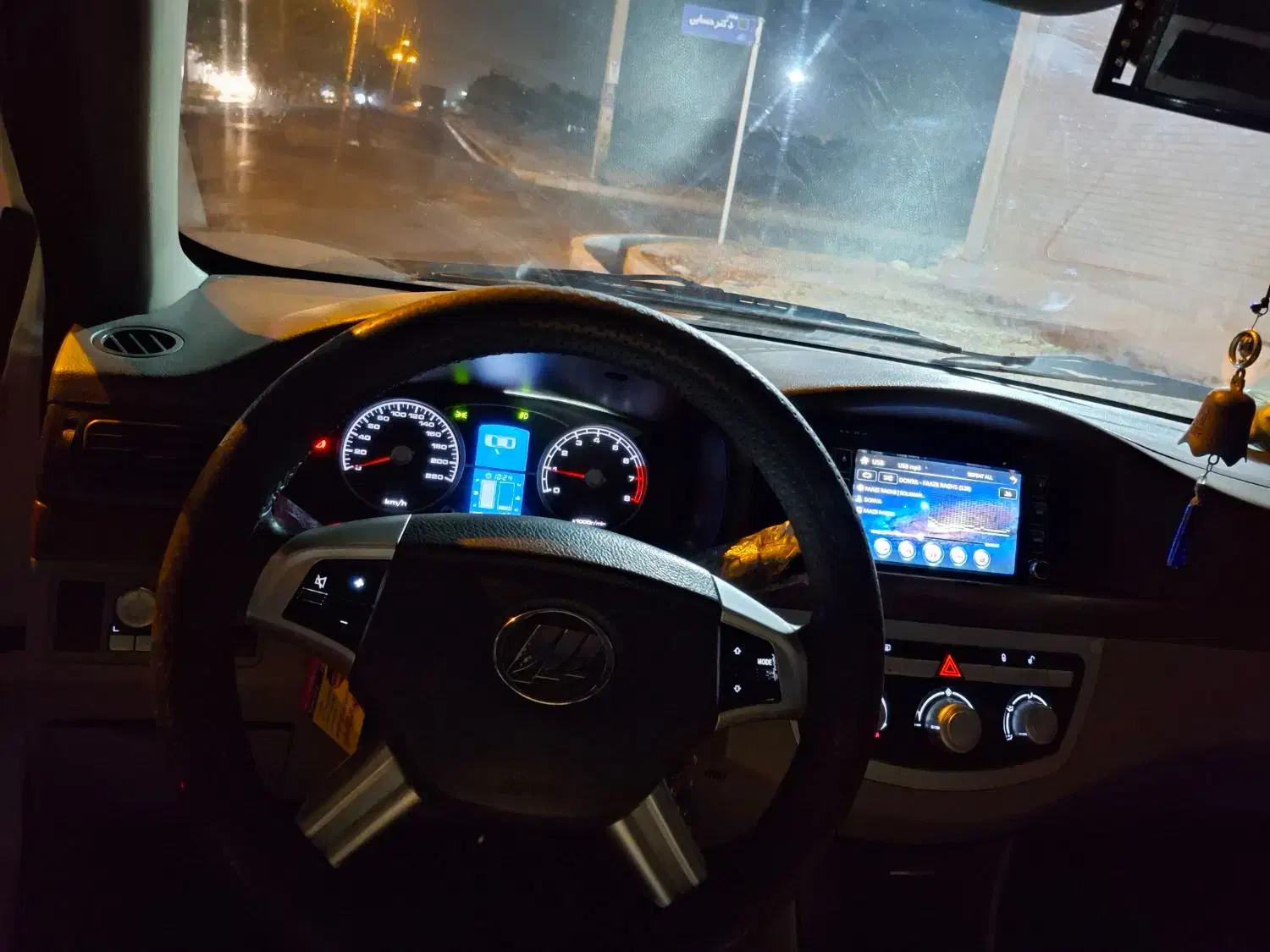 لیفان ۶۲۰ ۱۸۰۰|خودرو سواری و وانت|اندیشه, اندیشه فاز ۱|دیوار