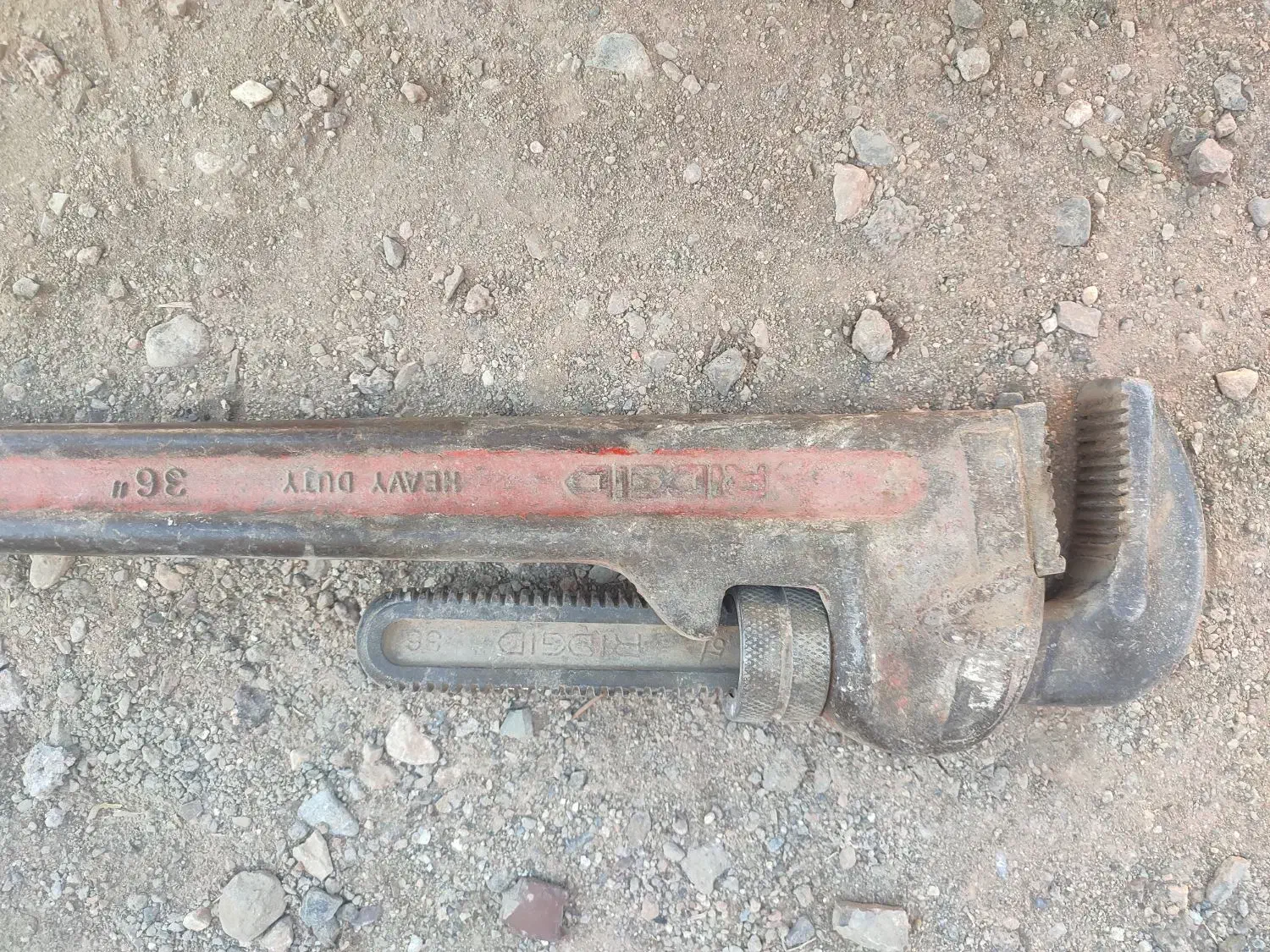 آچار شلاقی یا لوله گیر|ابزارآلات|بیستون, |دیوار