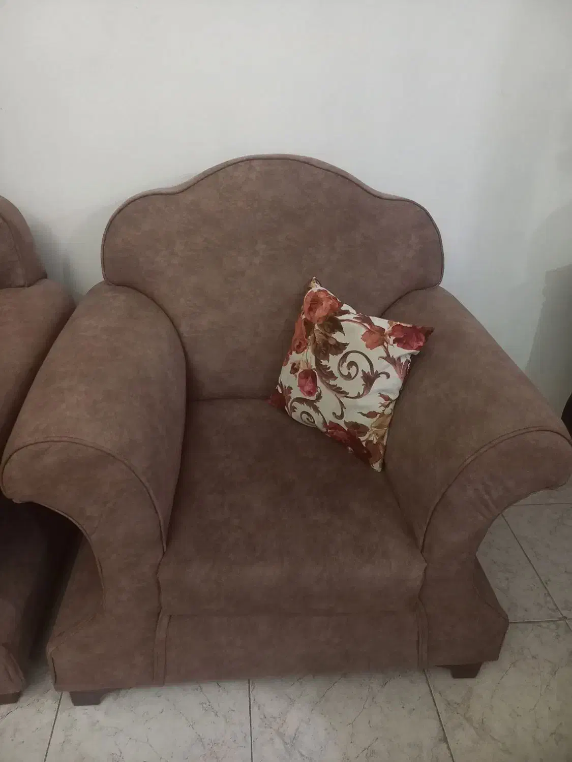 مبل ۷ نفره|مبلمان خانگی و میز عسلی|رشت, چله خانه|دیوار