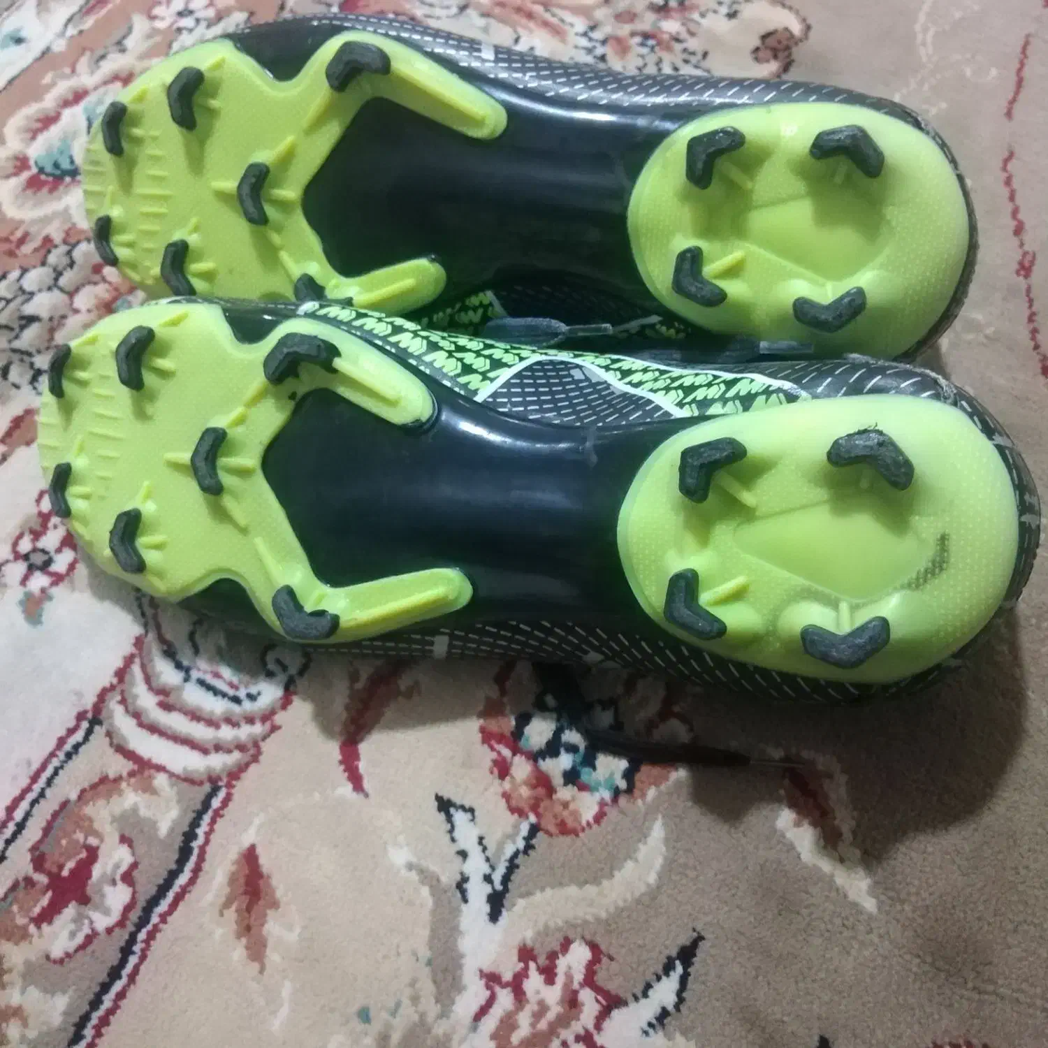 کفش ورزشی میخی|کیف، کفش، کمربند|مشهد, شهید علی محمدی|دیوار