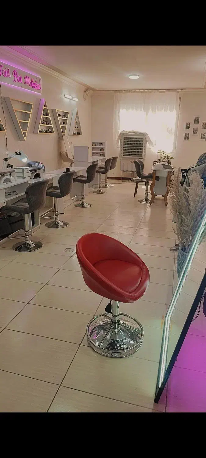 استخدام فوری لاین بیوتی(ناخنکار)|استخدام درمانی، زیبایی، بهداشتی|اصفهان, بهارانچی|دیوار