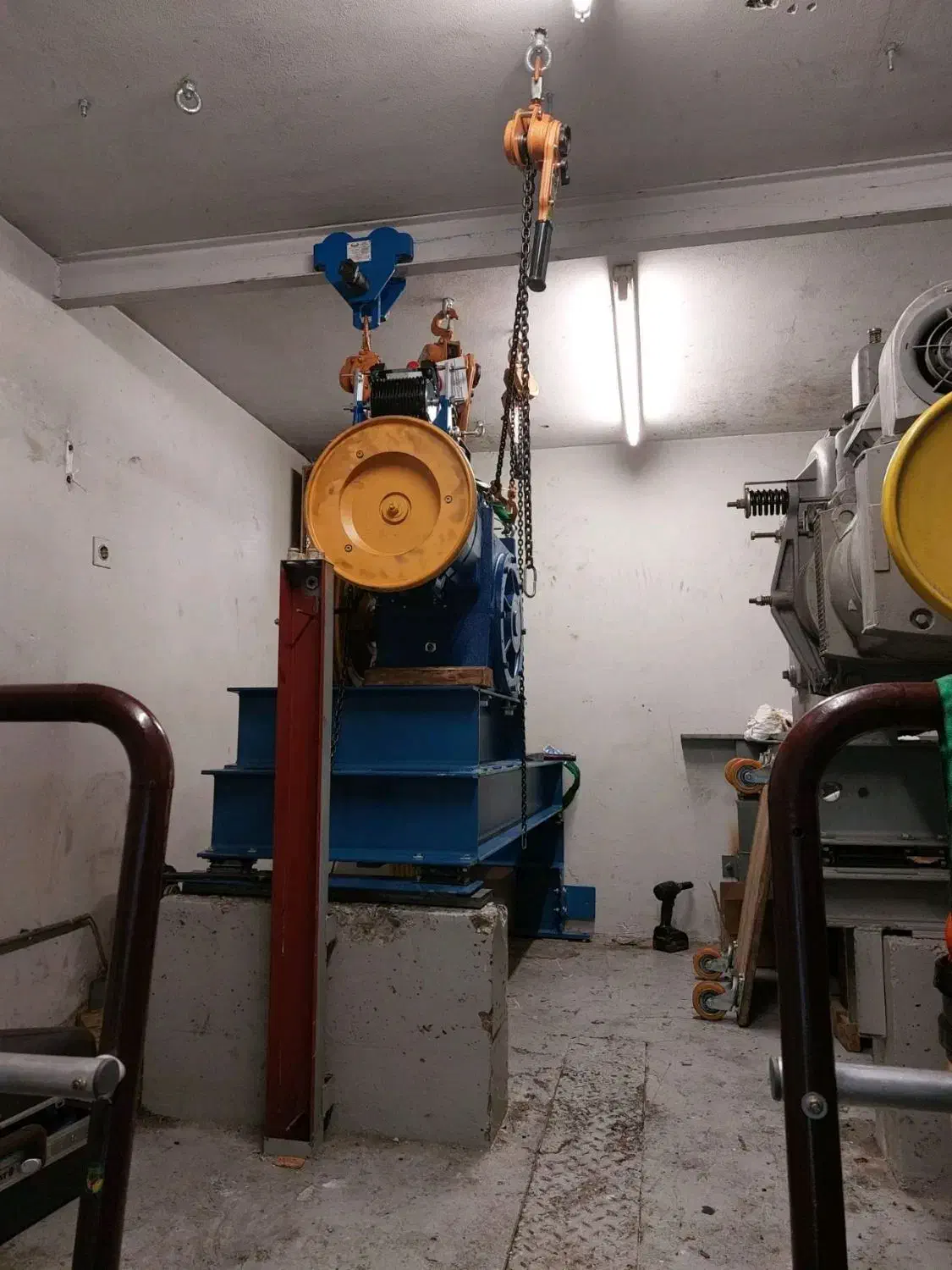 فروش،نصب،راه اندازی،سرویس و نگهداری انواع آسانسور|خدمات پیشه و مهارت|فردیس, داوری|دیوار