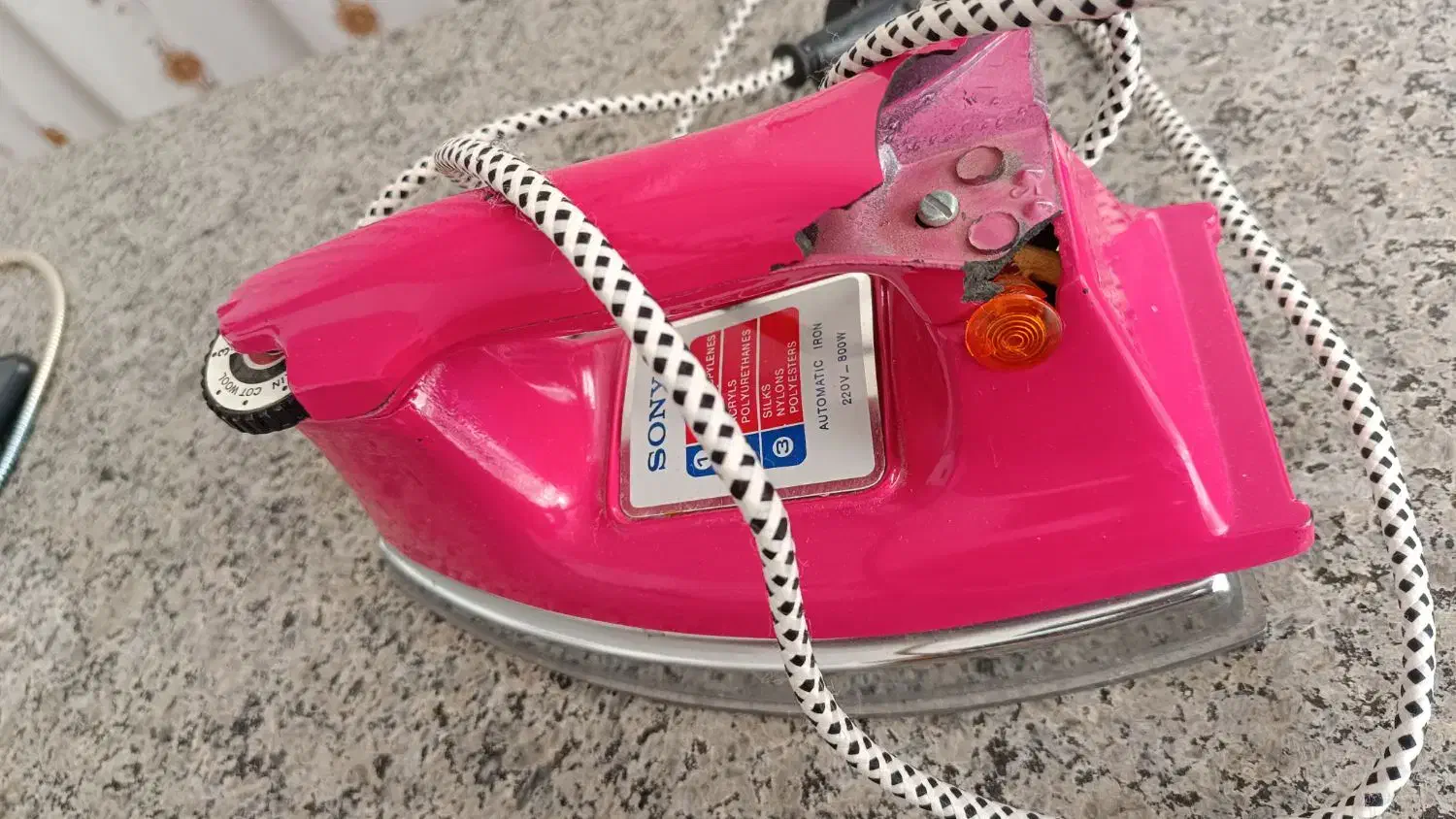 اتو قدیمی سالم و تمیز|اتو و لوازم اتو|بیرجند, |دیوار