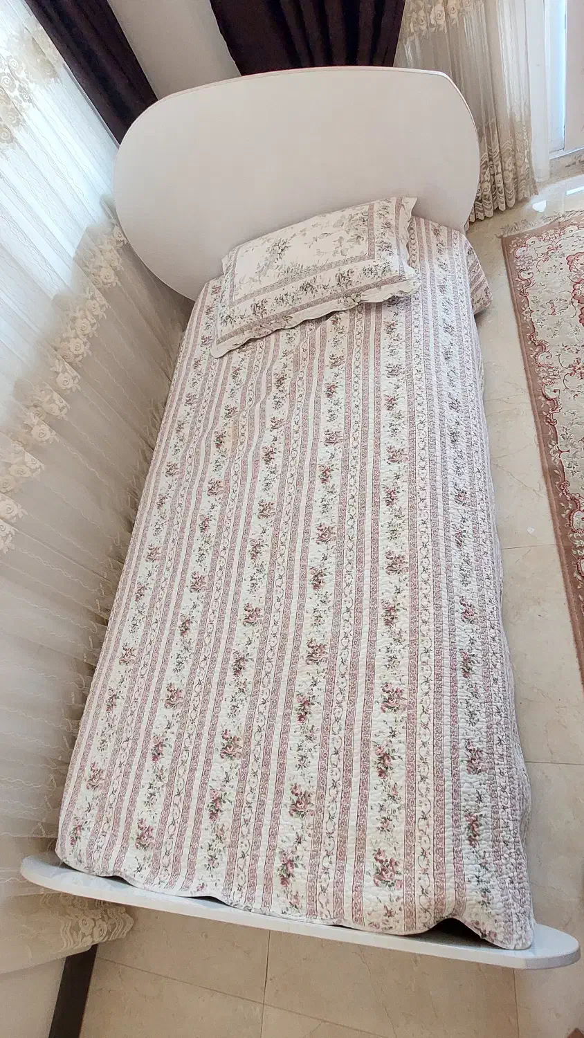 فروش تختخواب به همراه تشک بسیار سالم و تمیز|تخت و سرویس خواب|سلمان‌شهر, |دیوار