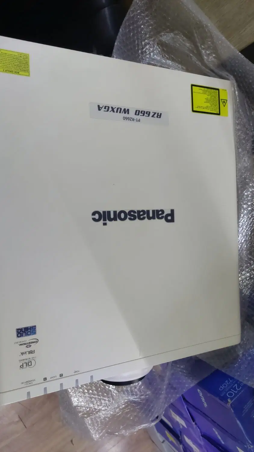 ویدئو پروژکتور لیزری پاناسونیک مدل PT-RZ660U|تلویزیون و پروژکتور|تهران, ایرانشهر|دیوار