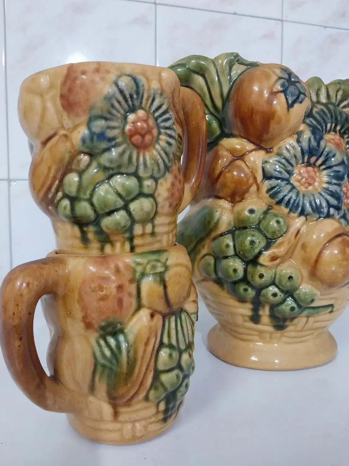 ظروف سفالی با قدمت ۵۰ ساله|کلکسیون اشیاء عتیقه|گرگان, |دیوار