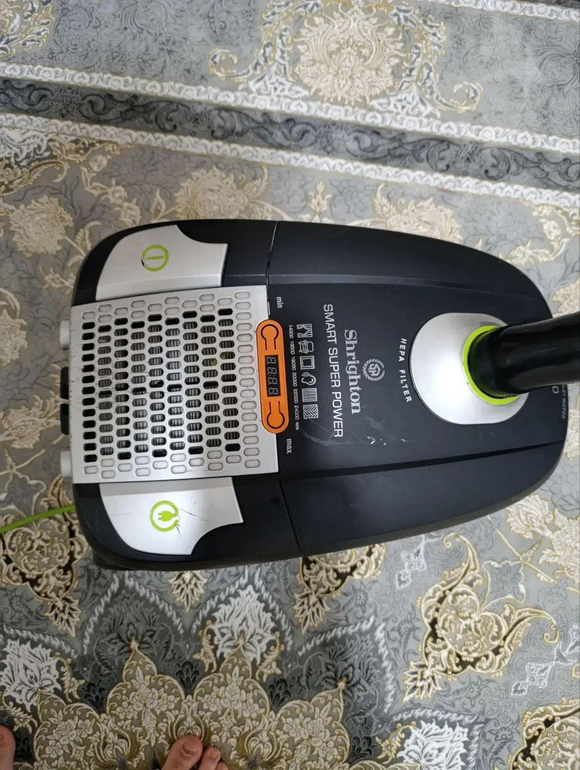 جارو برقی ال جی ۲۴۰۰ وات سالم در حد نو|جاروبرقی، جارو شارژی، بخارشو|نورآباد, |دیوار