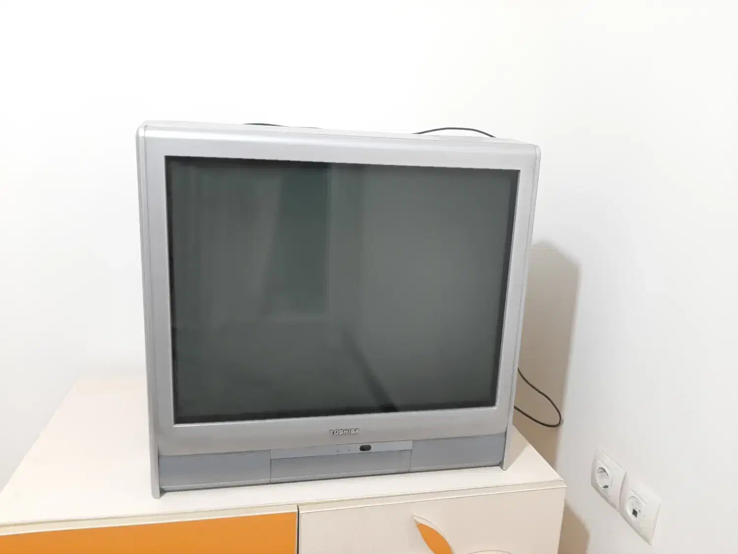 تلویزیون ۲۵ اینچ توشیبا|تلویزیون و پروژکتور|رشت, نیکمرام|دیوار