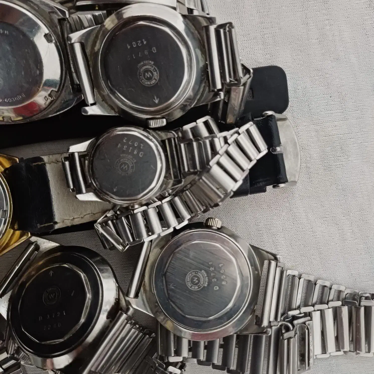 ساعت مچی قدیمی|ساعت|جهرم, |دیوار