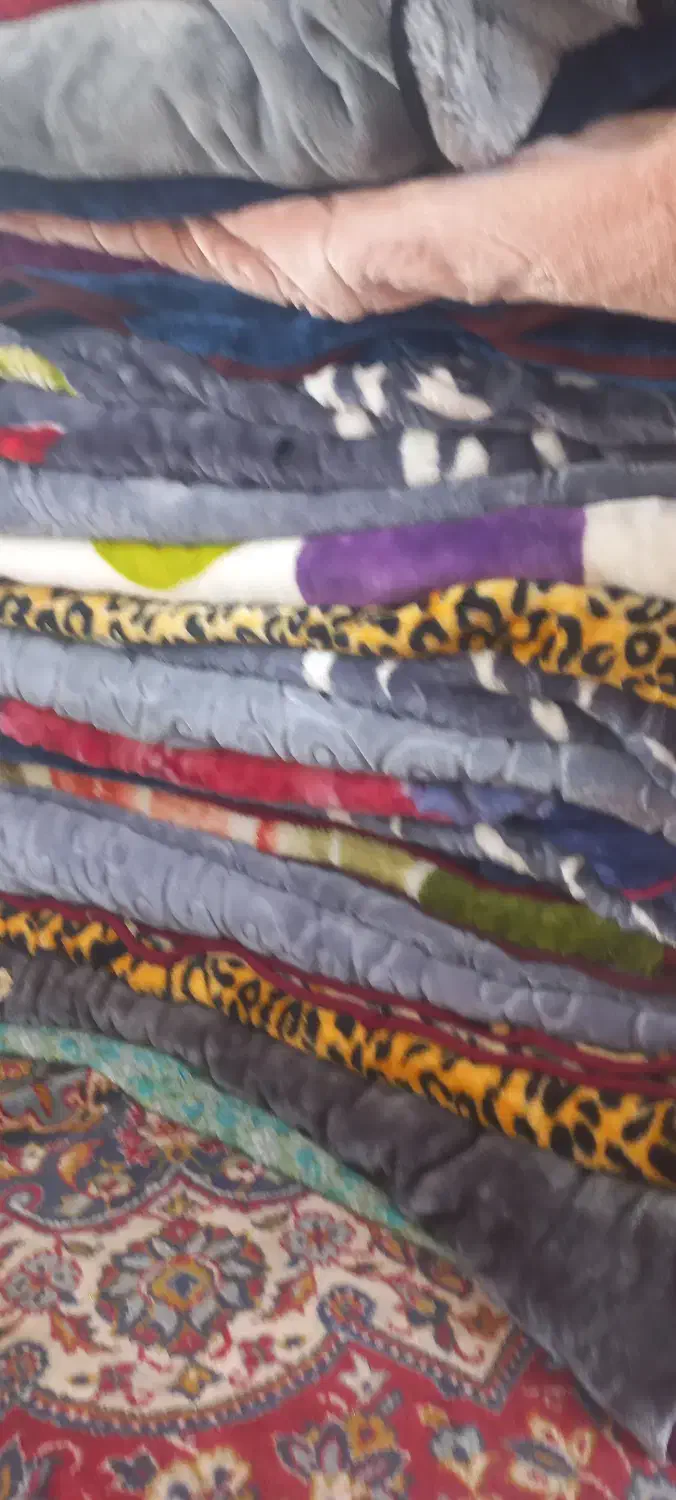 پتو و پارچه فروشی|رختخواب، بالش، پتو|آران و بیدگل, |دیوار