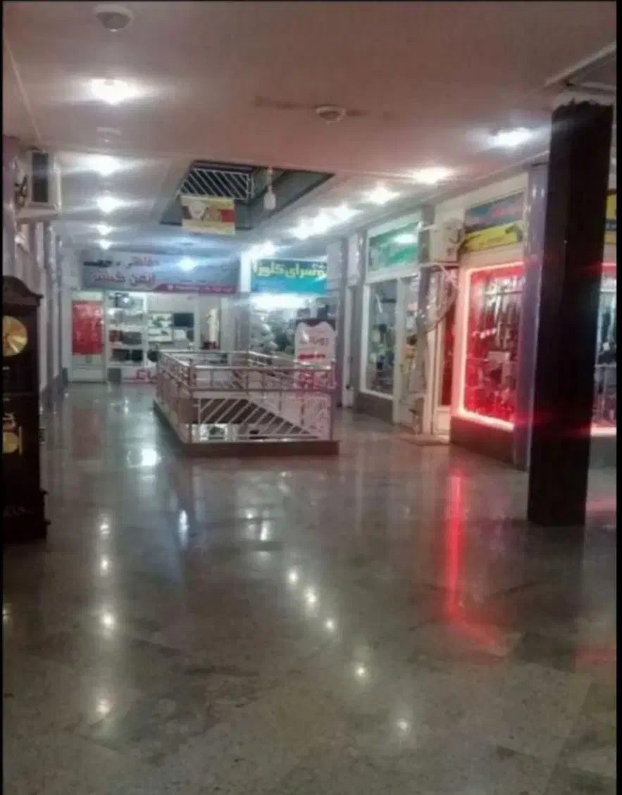 مغازه ۲۲ متر همکف اصلی مجتمع تجاری سعدی خیابان آذر|فروش مغازه و غرفه|قم, چهل اختران|دیوار