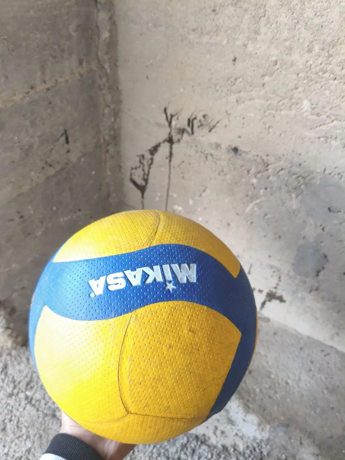 توپ والیبال|تجهیزات ورزشی|فولادشهر, B1|دیوار