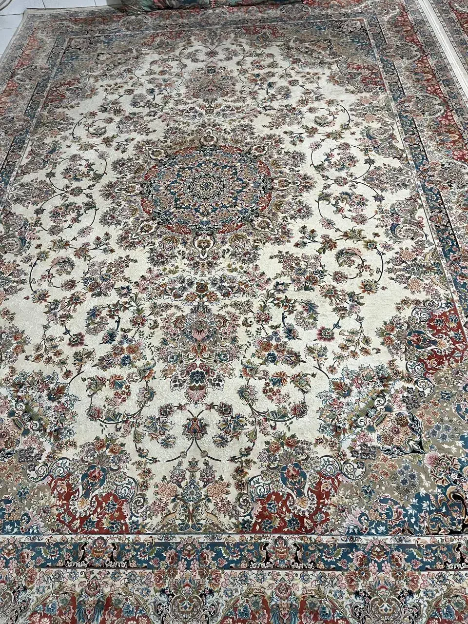 2 عددفرش 1200 شانه|فرش|قدس, شهر‌قدس|دیوار