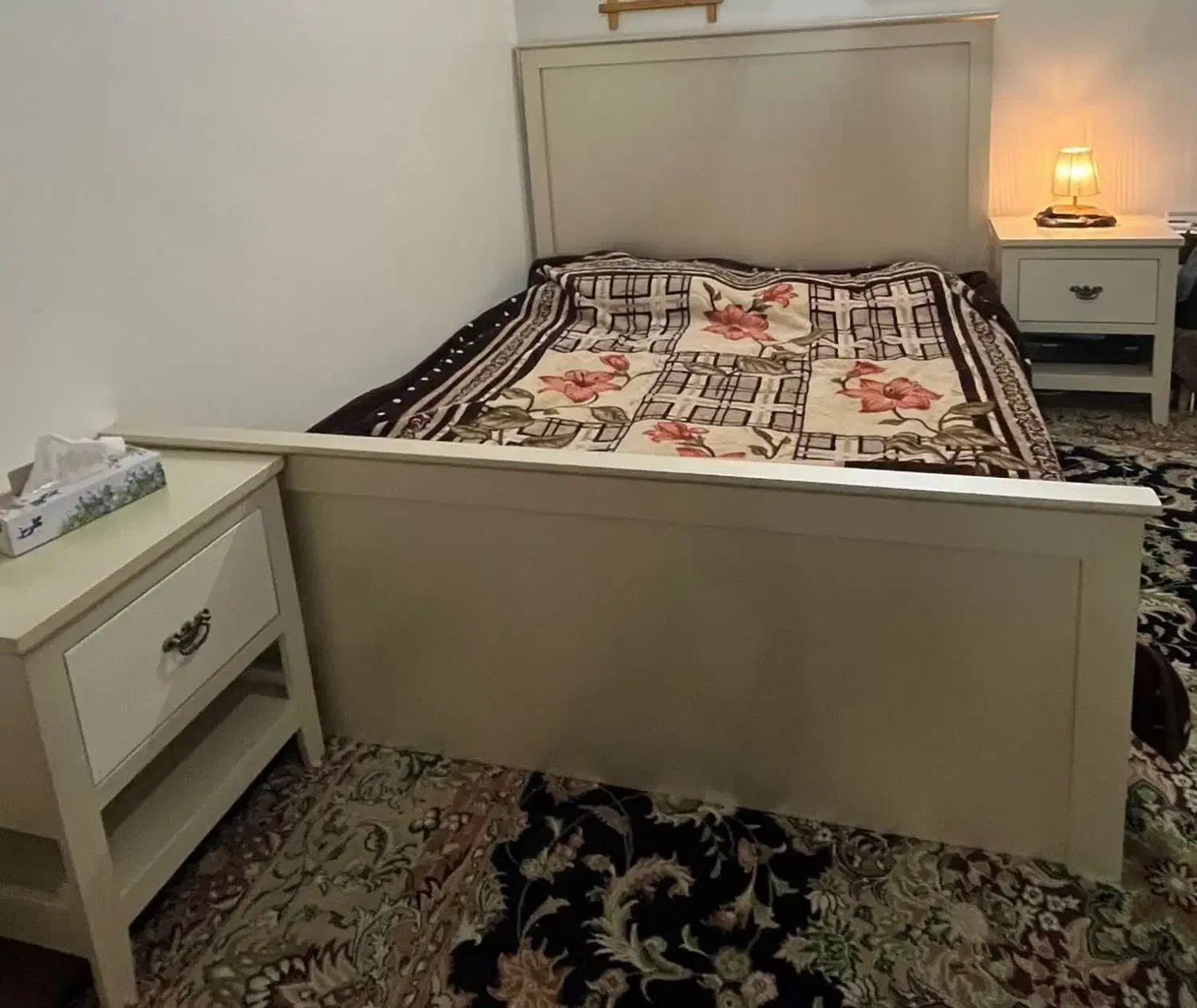 تختو پاتختی و آینه دراور|تخت و سرویس خواب|گلبهار, شهر جدید گلبهار|دیوار