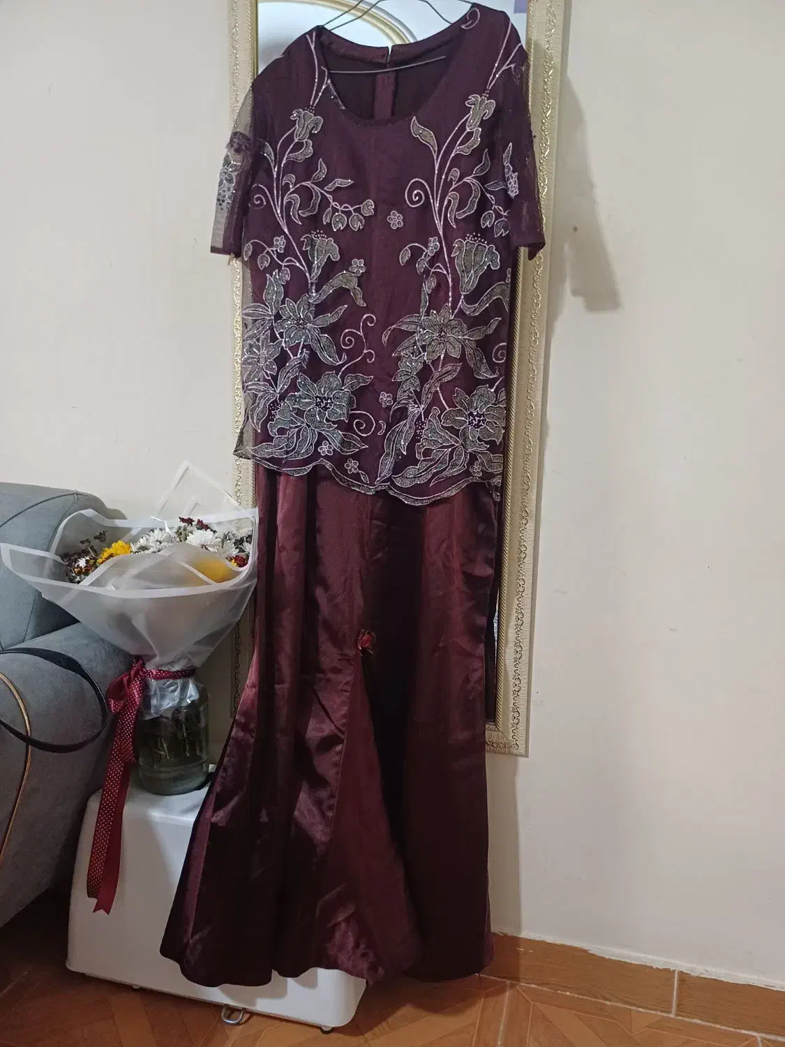 پیراهن مجلسی|لباس|رشت, پاره بیجار|دیوار