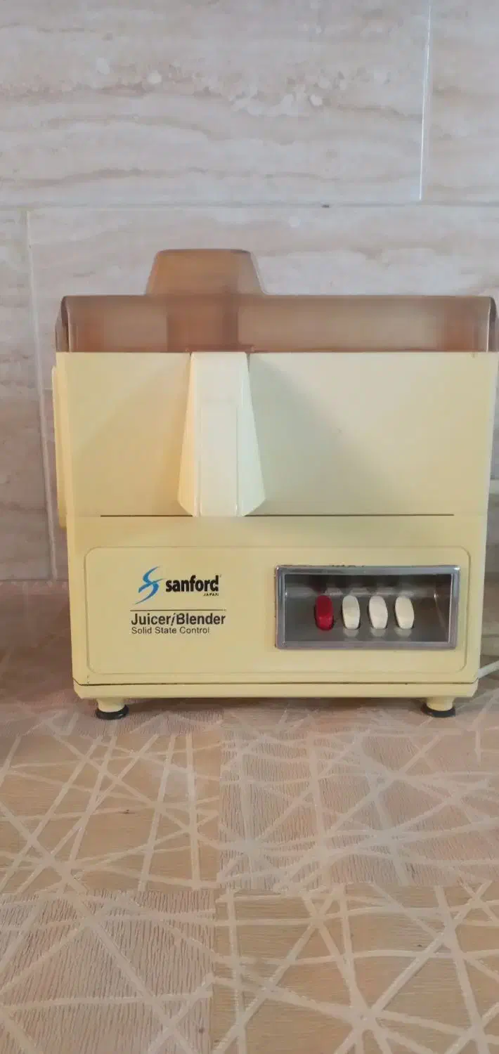 یک عدد آبمیوه گیر سالم تمیز قیمت ۴۰۰ هزار تومان|آبمیوهگیر و آبمرکباتگیر|زنجان, |دیوار