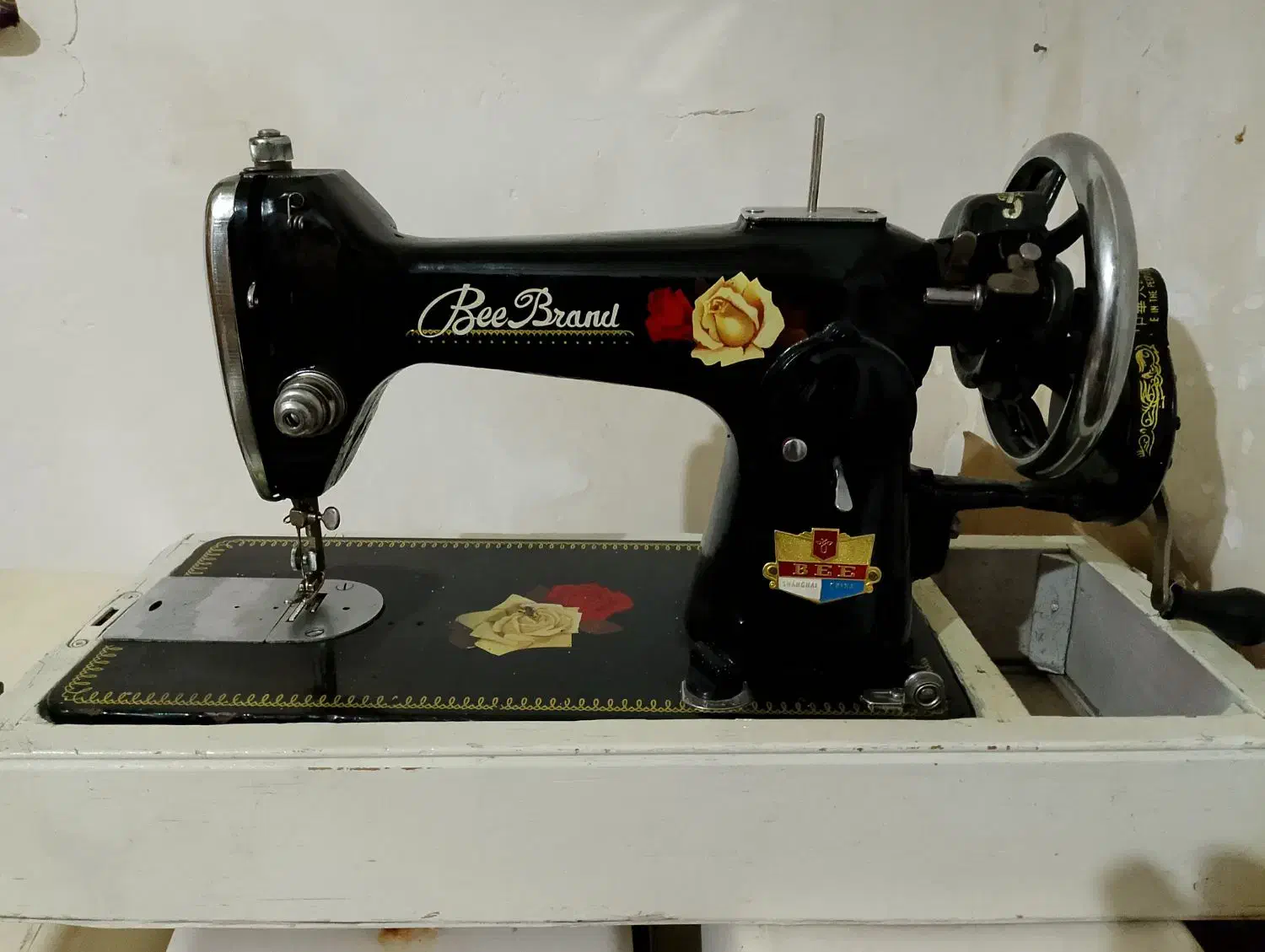 چرخ خیاطی معمولی و گل|چرخ خیاطی و ریسندگی|گالیکش, |دیوار