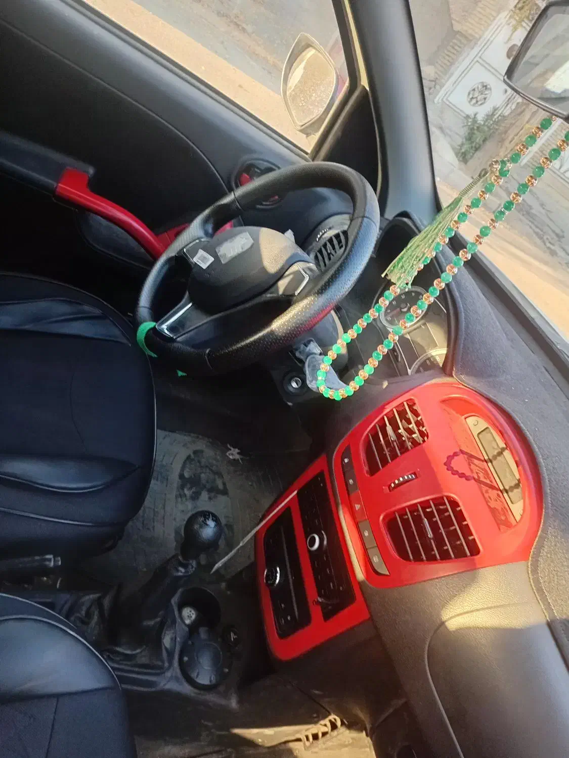 کوییک 1403 سفید قرمز|خودرو سواری و وانت|کرمانشاه, |دیوار