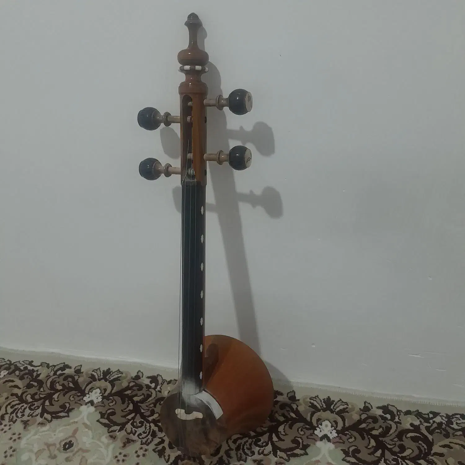 کمانچه لری شهباز|سازهای سنتی|نهاوند, |دیوار