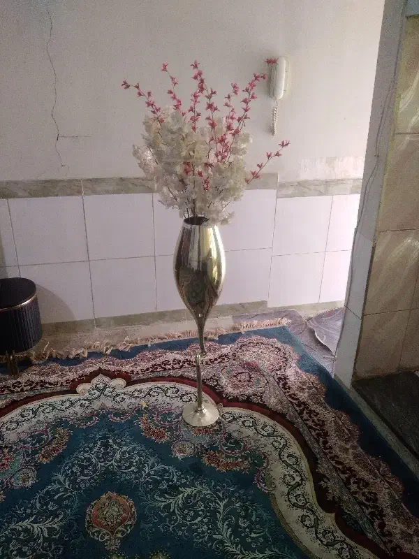 گلدون|گل مصنوعی|قدس, شهرقدس|دیوار