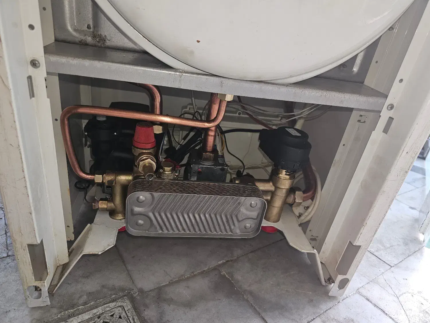 پکیج دیواری ایرانرادیاتور|آبگرمکن، پکیج، شوفاژ|ساری, |دیوار