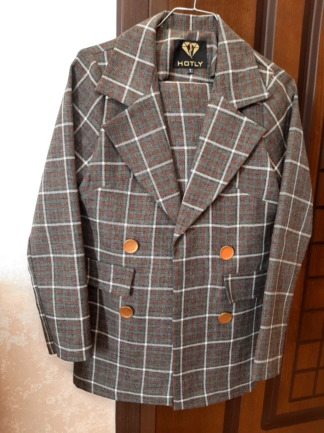 کت شلوار پاییزی|لباس|رشت, بوسار|دیوار