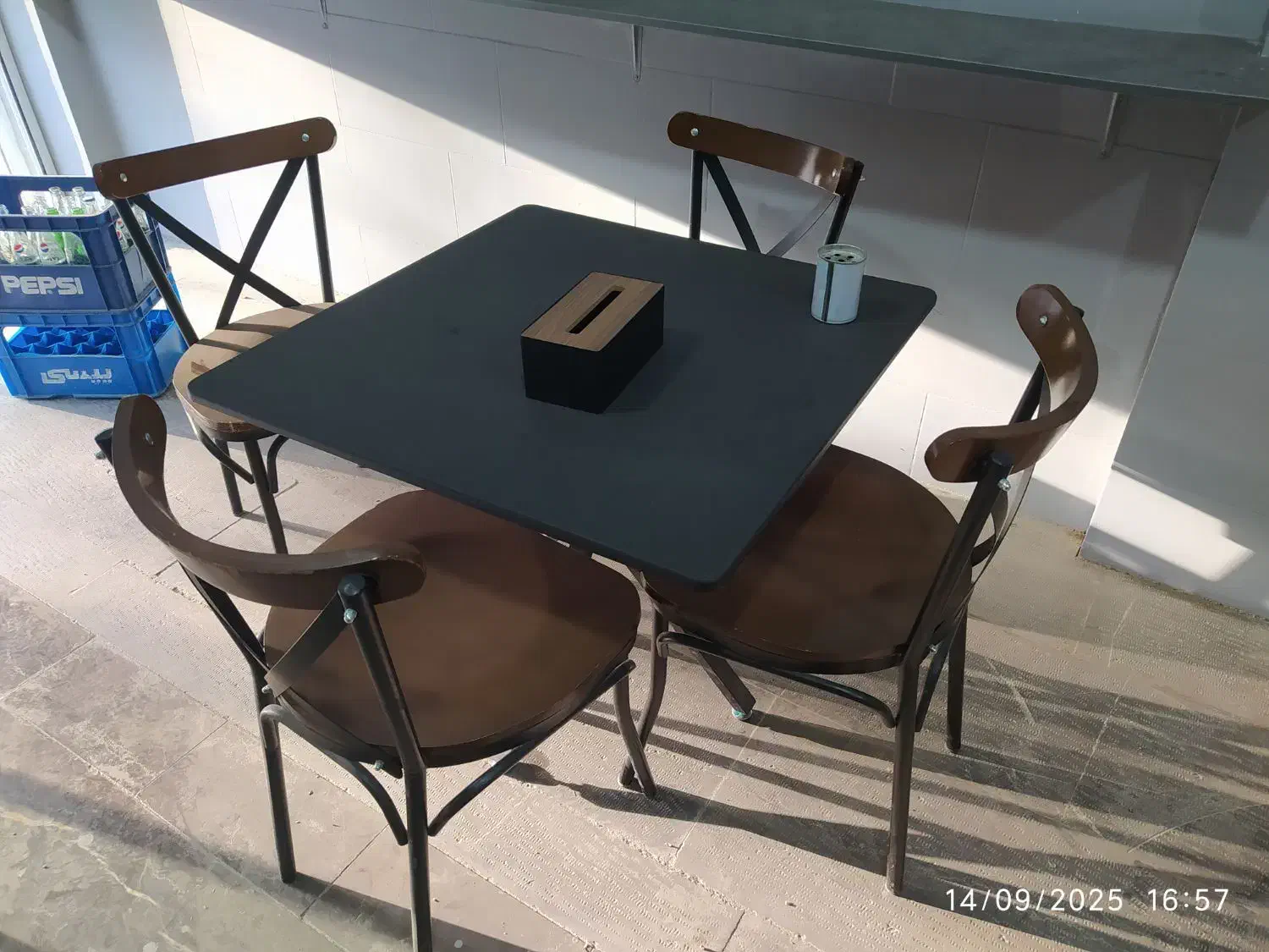 میز و صندلی|میز و صندلی غذاخوری|آشخانه, |دیوار