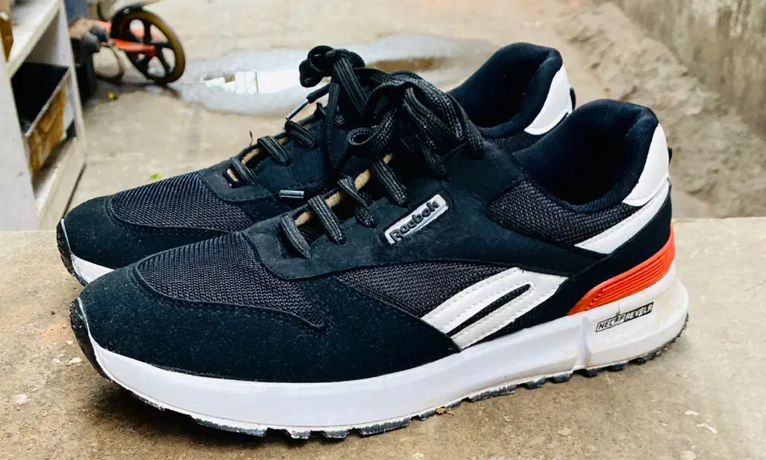 کتونی سالم ودرحد|کیف، کفش، کمربند|رشت, کوی یخ|دیوار