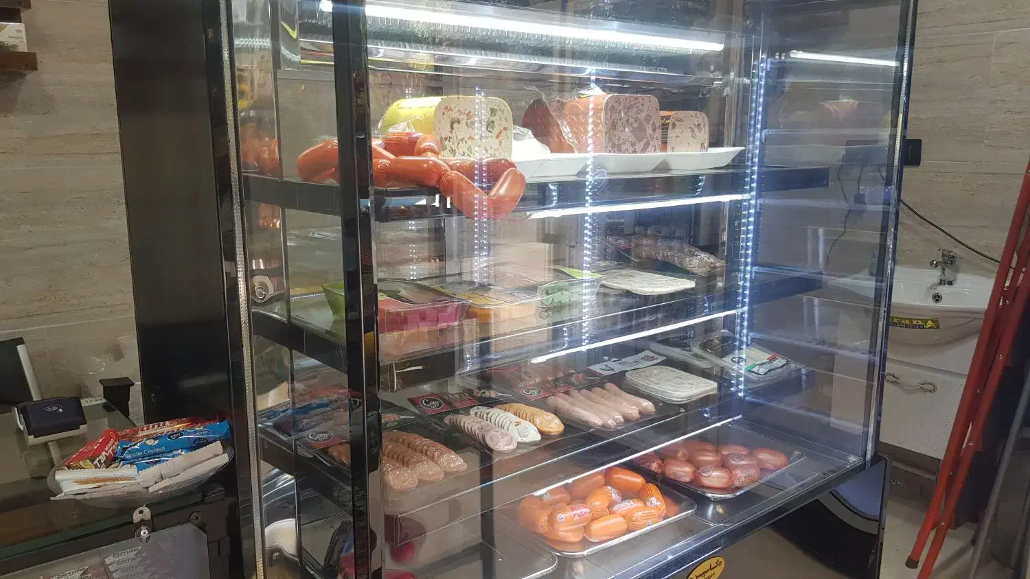 استخدام نیرو خانم|استخدام خدمات فروشگاه و رستوران|کیاشهر, |دیوار