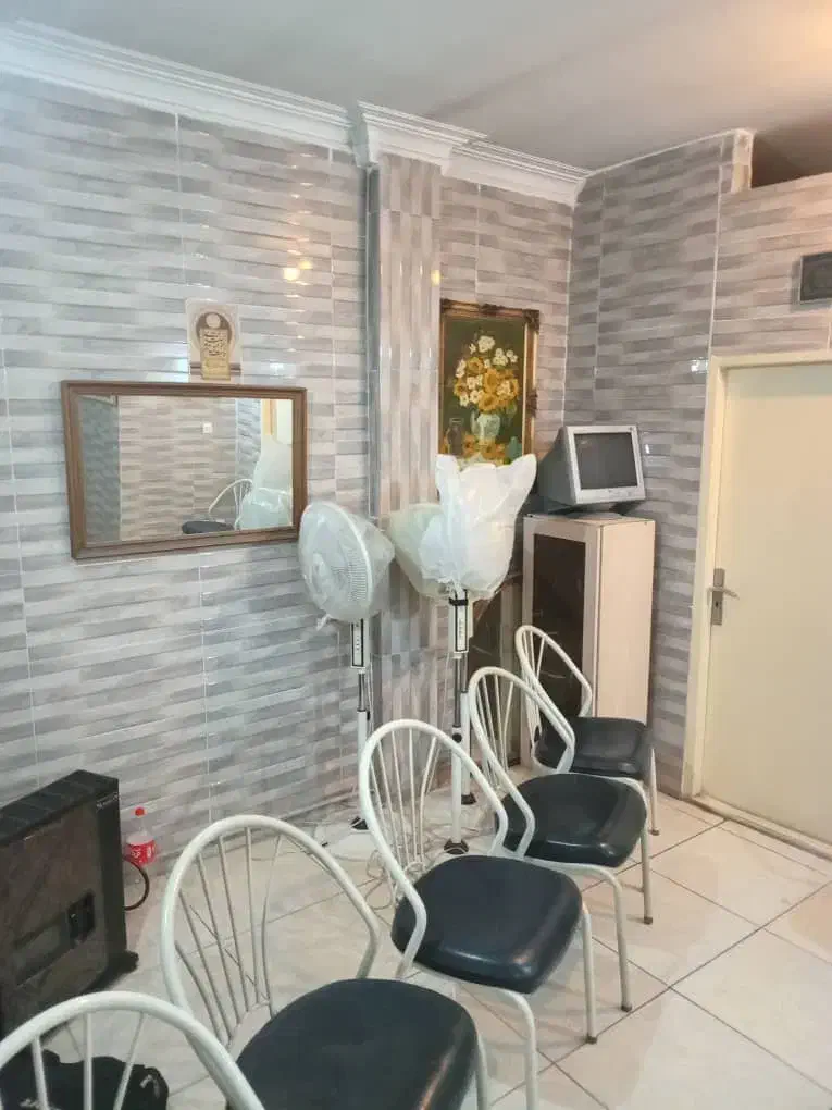 واحد اداری دربهترین اصلی تهرانپارس|فروش دفتر کار، اتاق اداری، مطب|تهران, تهرانپارس شرقی|دیوار