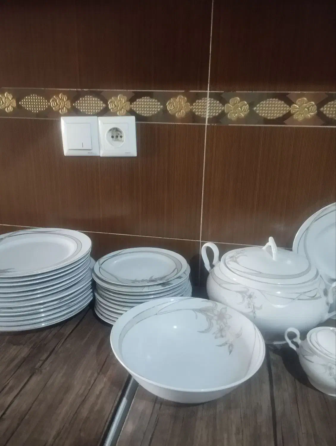 ظروف 6نفره ی چینی اصل مقصود یک میلیون دویست|ظروف سرو و پذیرایی|ساوه, |دیوار