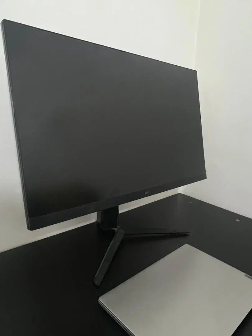 LG UltraGear 32GN550-B LG UltraGear 32GN550-B|قطعات و لوازم جانبی رایانه|شیراز, قصرالدشت|دیوار