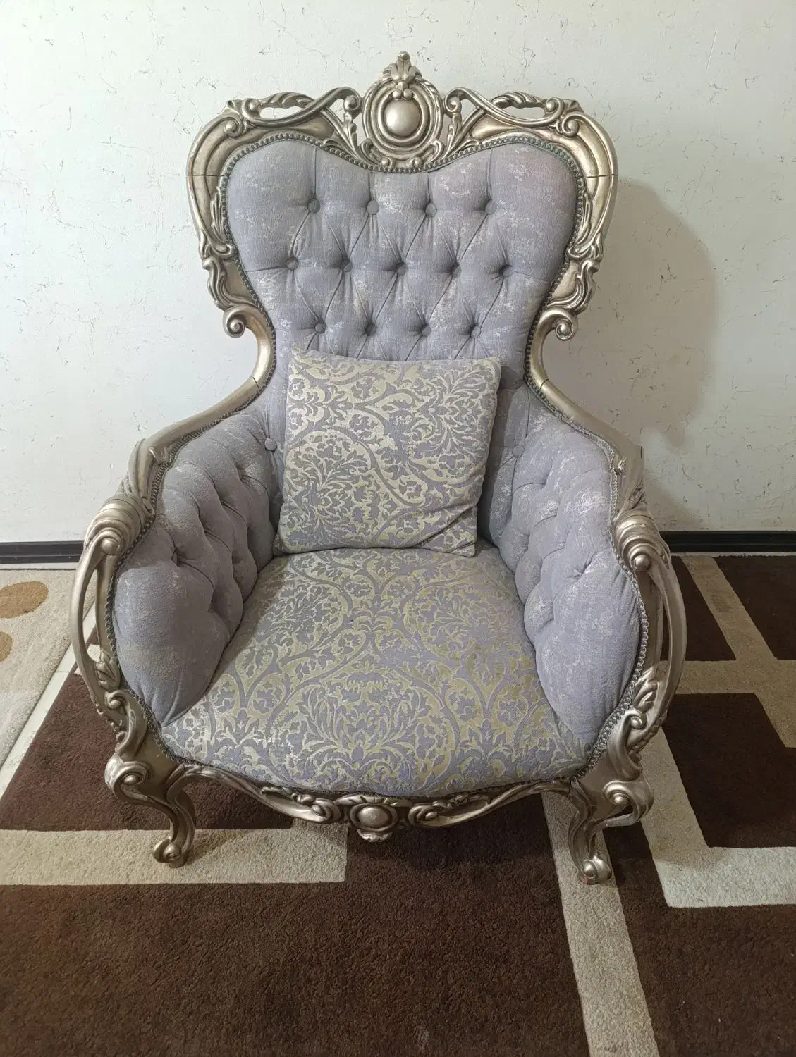 مبل سلطنتی ۵نفره|مبلمان خانگی و میز عسلی|صدرا-فارس, فاز ۲|دیوار