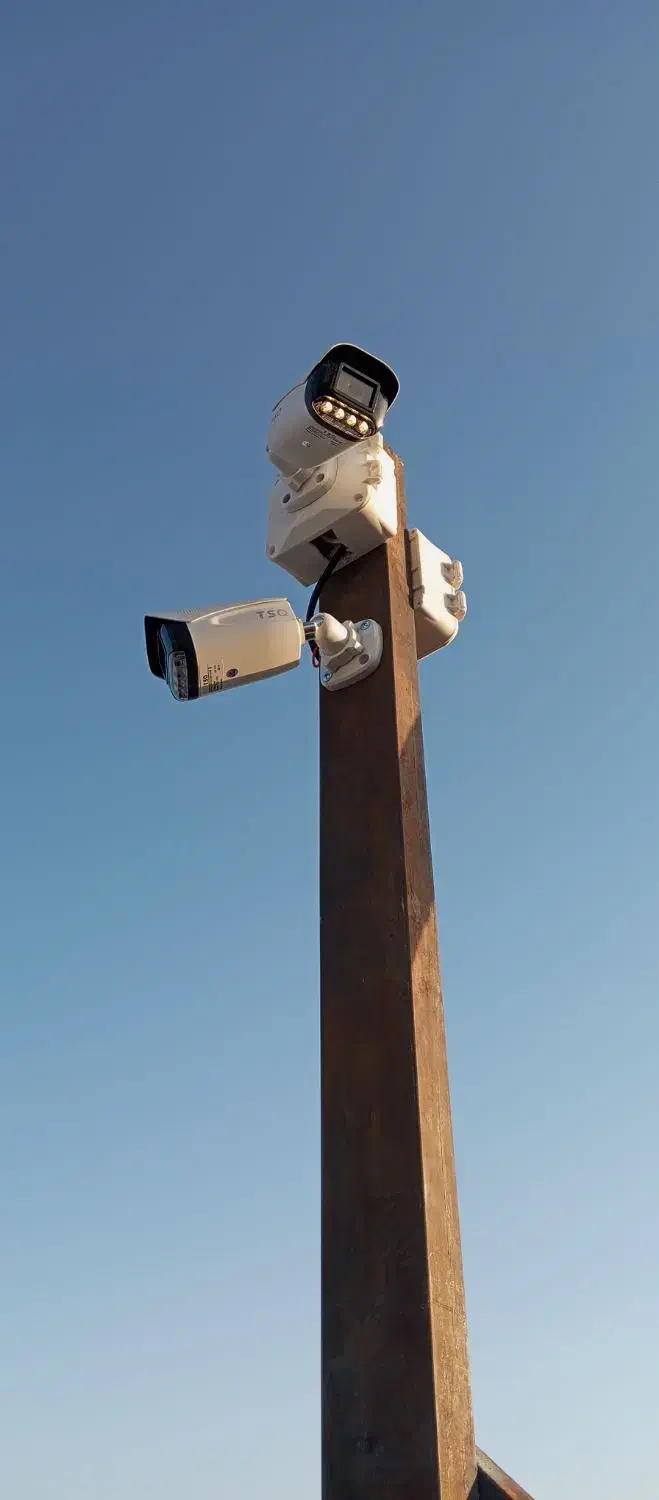 دوربین مدار بسته دزد گیر درب برقی|خدمات پیشه و مهارت|بافت, |دیوار