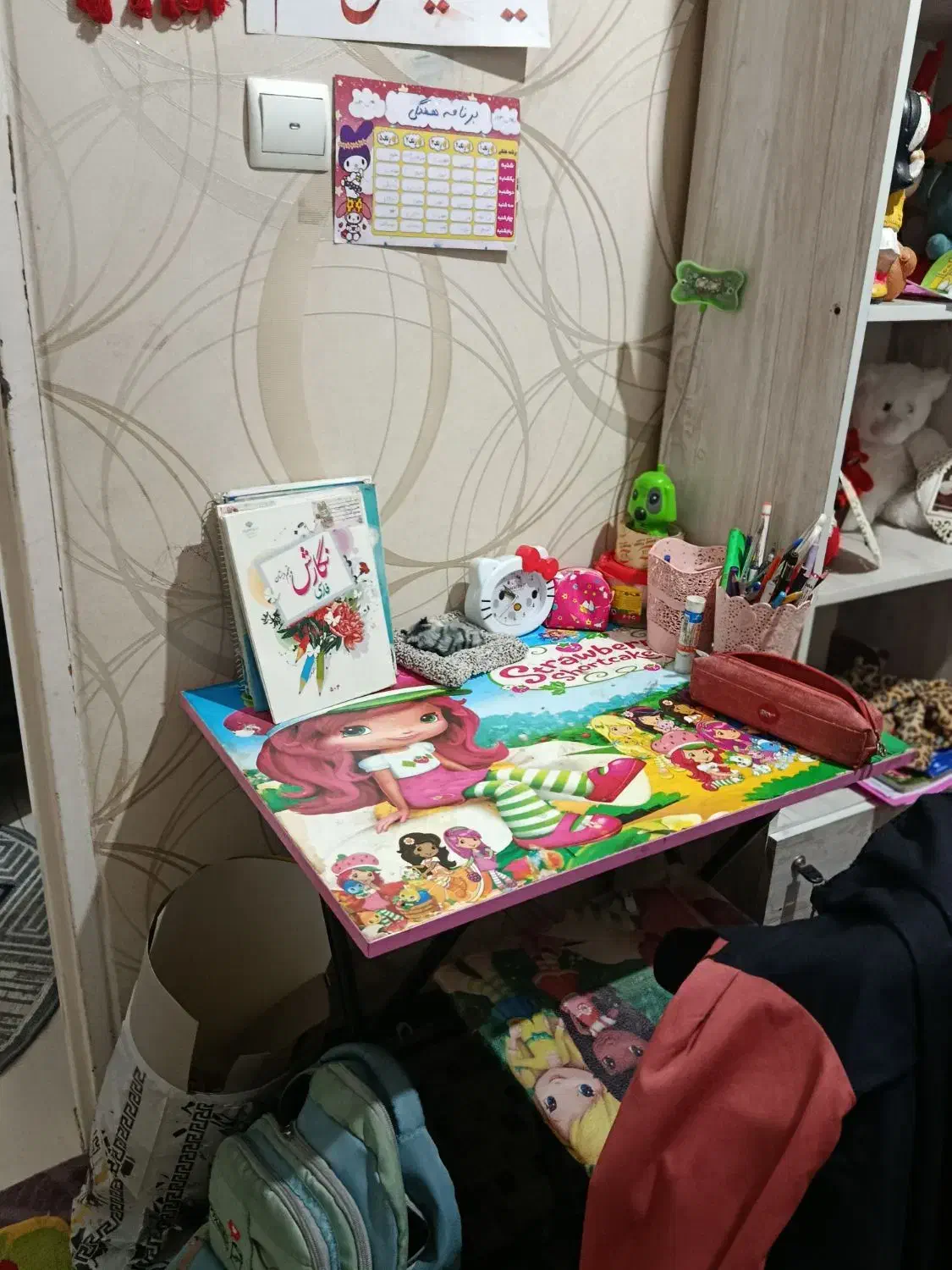 میز التحریر|میز تحریر و کامپیوتر|قرچک, شهرک مهستان|دیوار