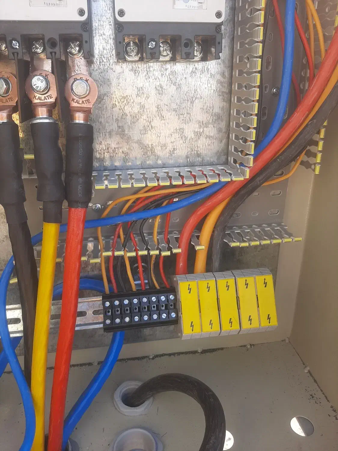 برقکاری برقکار صنعتی ساختمانی|خدمات پیشه و مهارت|ساوه, |دیوار